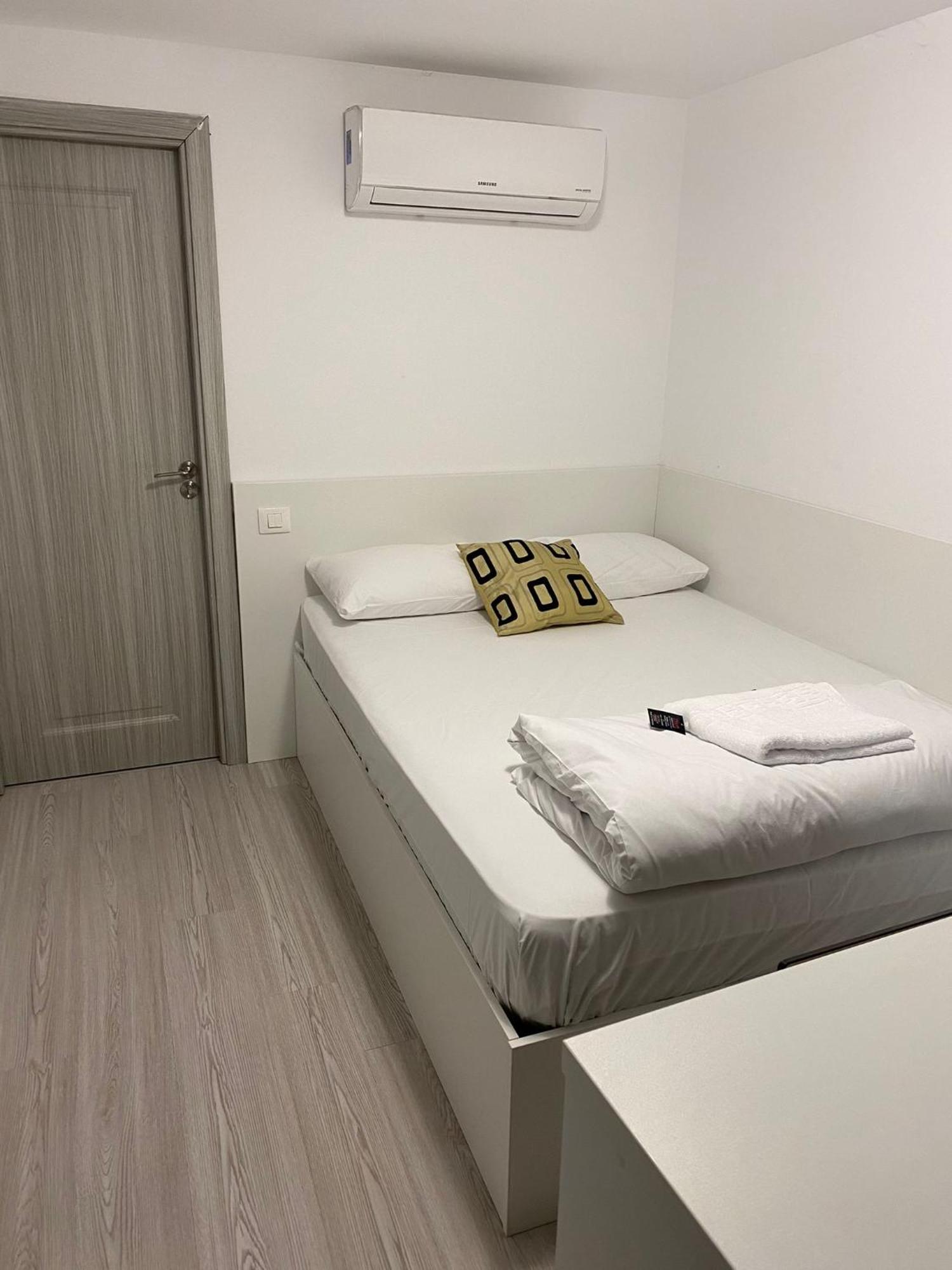 Small Central Bucharest Old Town Studios المظهر الخارجي الصورة